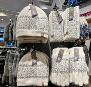 冰島手信2:羊毛帽、手套、围巾(羊毛饰品)