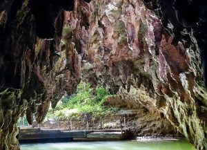 懷托摩螢火蟲洞