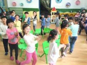 小朋友室內團康遊戲